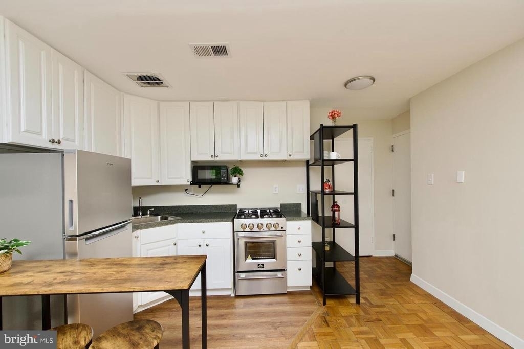 4840 Macarthur Nw - Photo 15