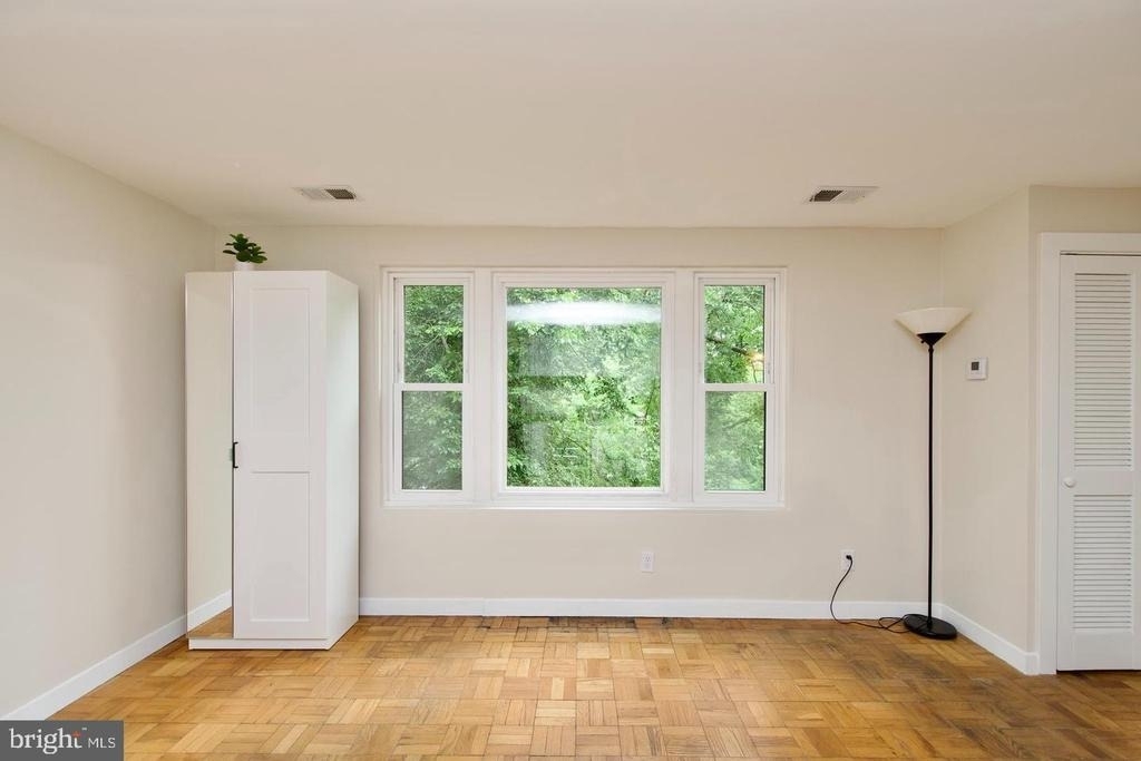 4840 Macarthur Nw - Photo 11