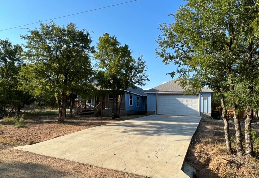 111 E Hickory Dr - Photo 1