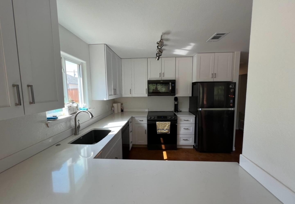 111 E Hickory Dr - Photo 8