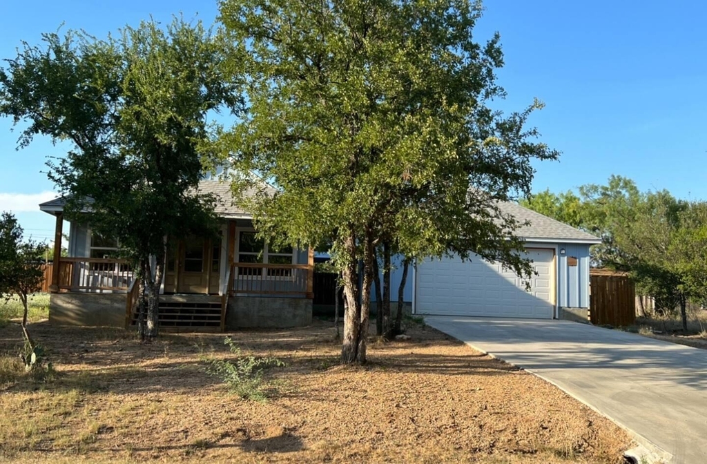 111 E Hickory Dr - Photo 2