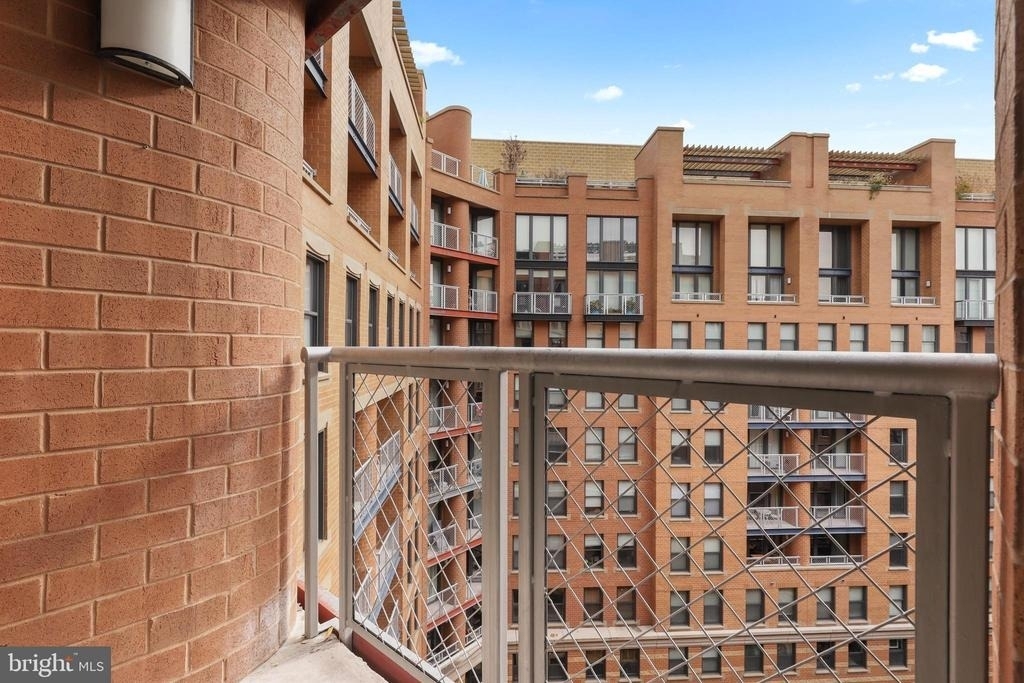 616 E Street Nw - Photo 1