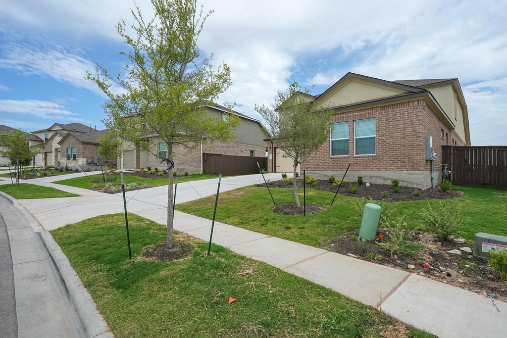 932 Mallow Rd - Photo 0