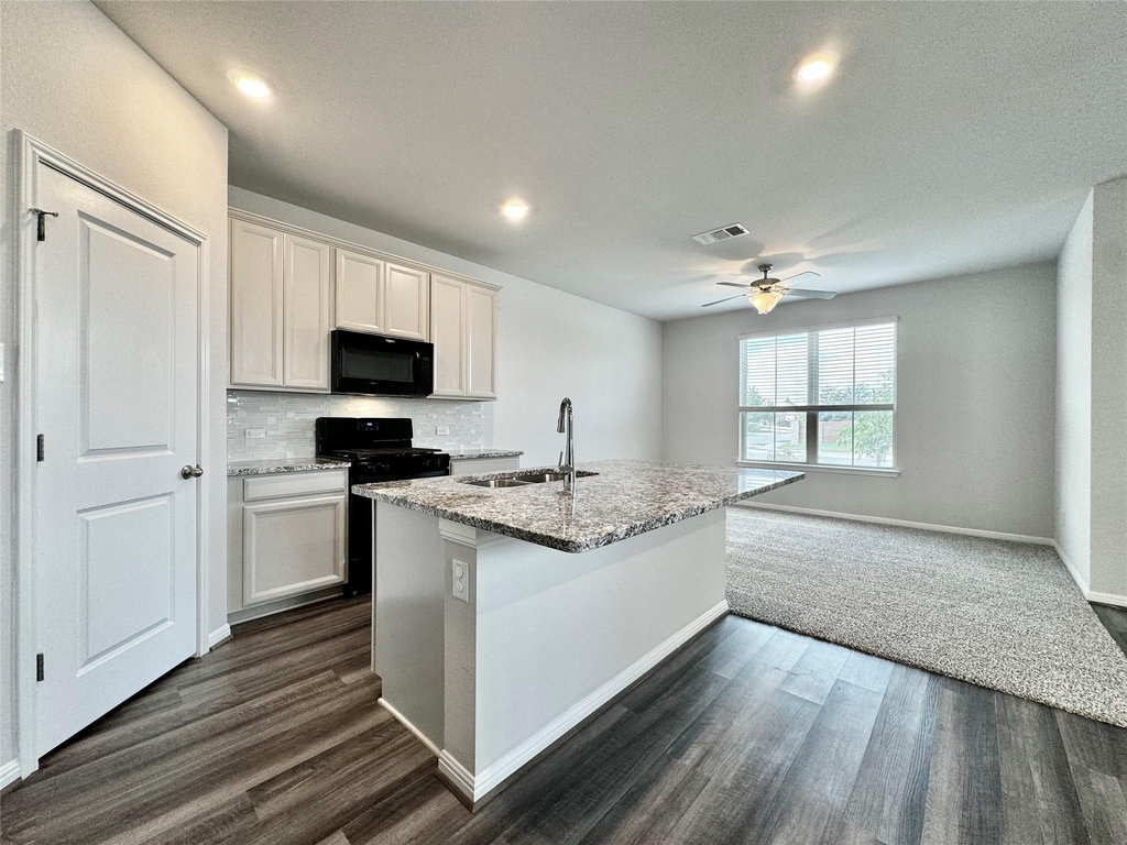 5701 Pleasanton Pkwy - Photo 1