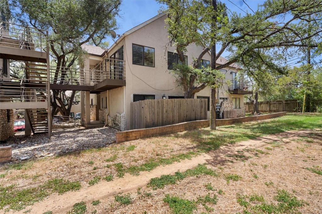6810 Deatonhill Dr - Photo 18
