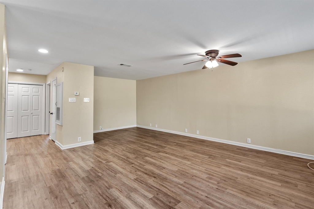 6810 Deatonhill Dr - Photo 4