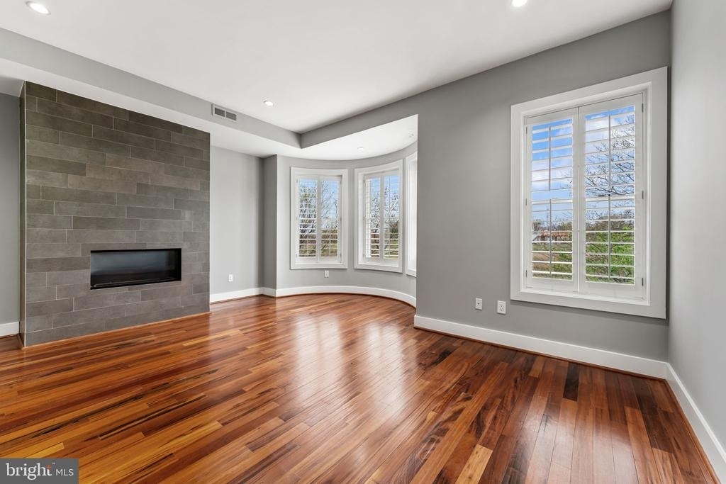 2421 1st Street Nw - Photo 4