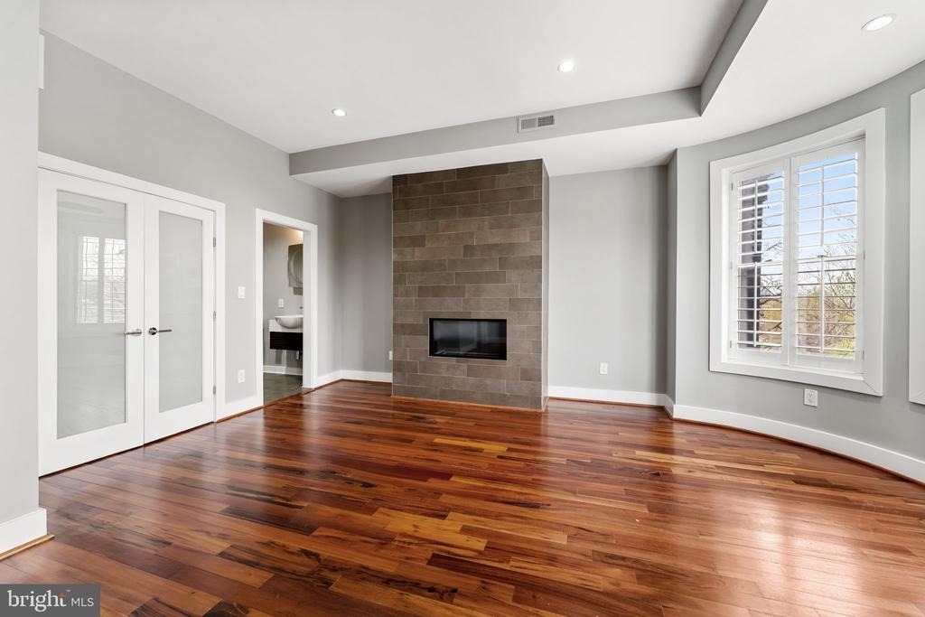 2421 1st Street Nw - Photo 3