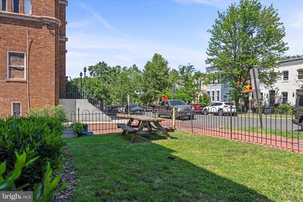 630 11th Street Ne - Photo 16