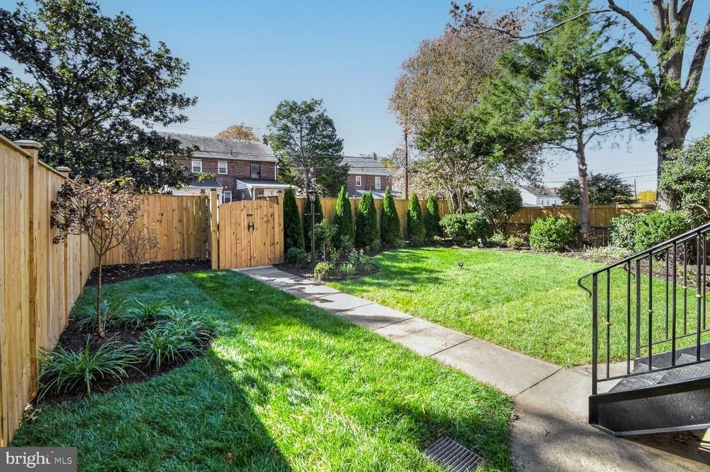 8112 Eastern Avenue Nw - Photo 32