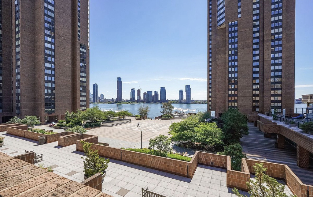 30 Waterside Plaza - Photo 9