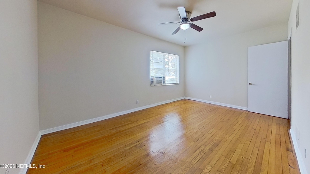 1464 Holmesdale Road - Photo 8