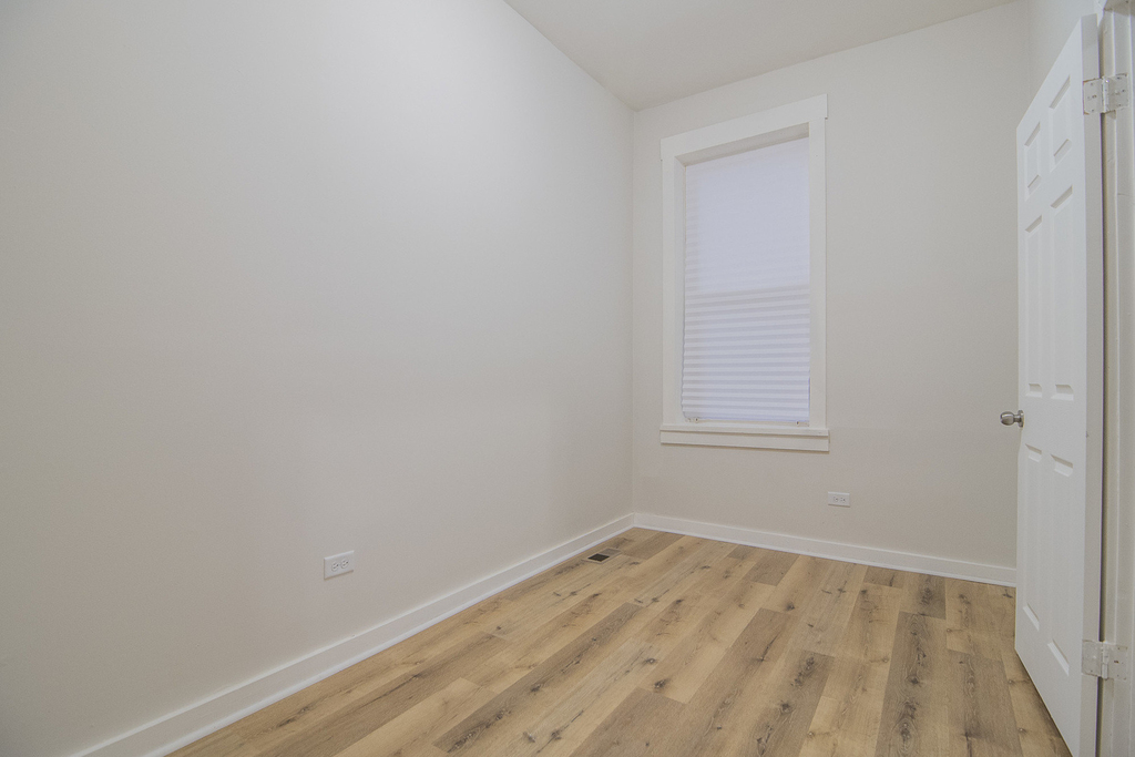 1141 S Francisco Avenue - Photo 12