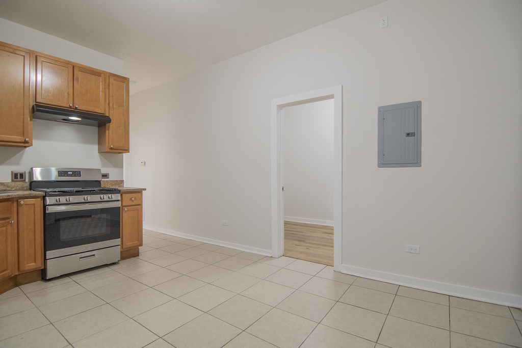 1141 S Francisco Avenue - Photo 10