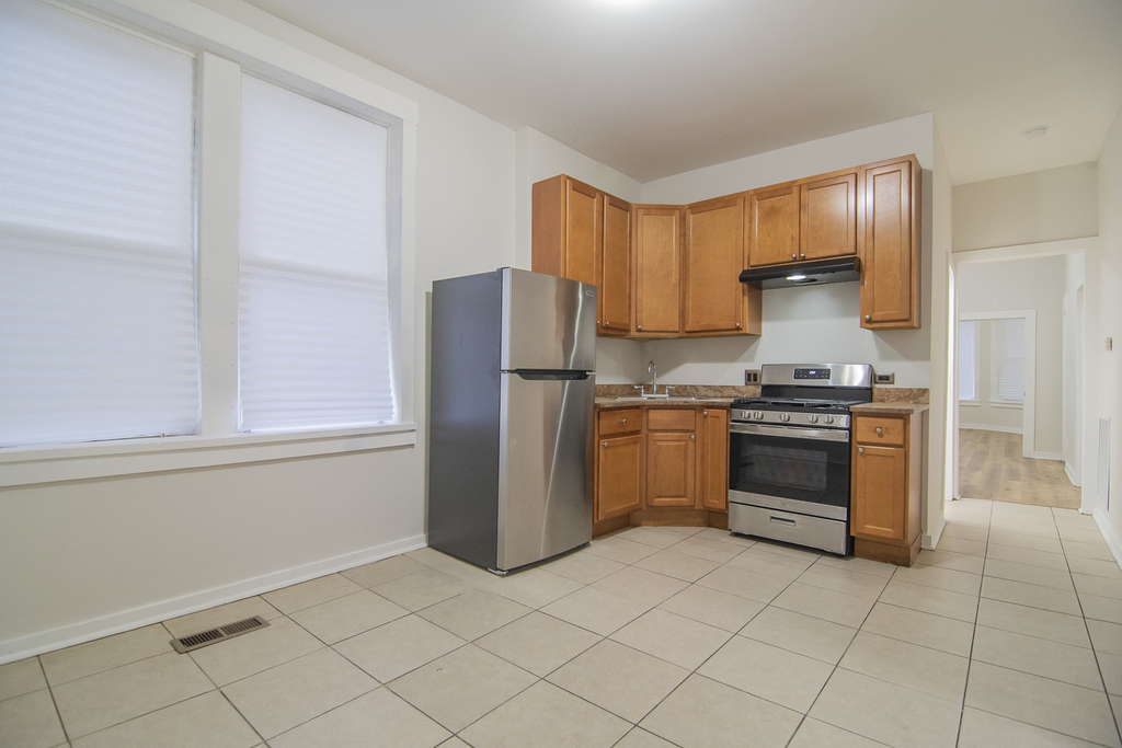 1141 S Francisco Avenue - Photo 9