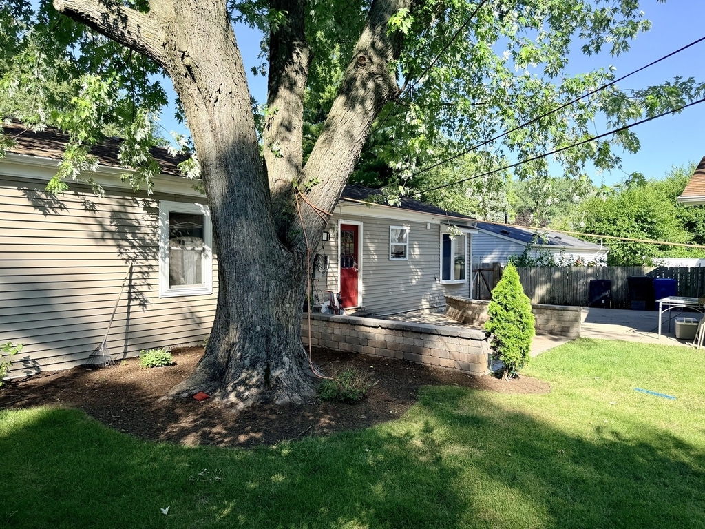 419 Singapore Lane - Photo 3