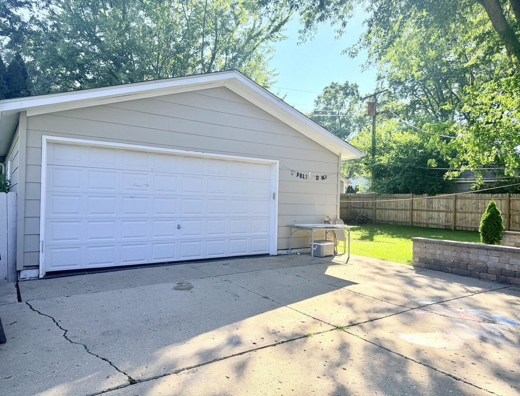 419 Singapore Lane - Photo 1