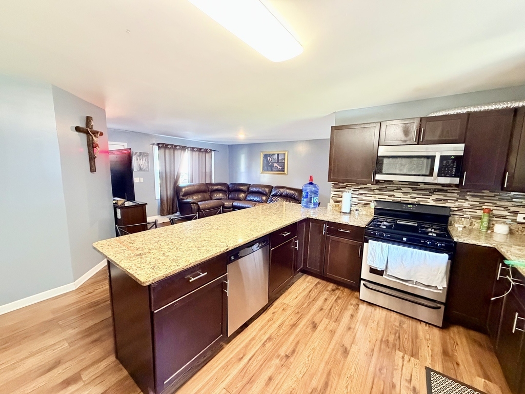 419 Singapore Lane - Photo 13