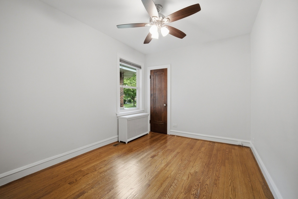 7236 W Pratt Avenue - Photo 9