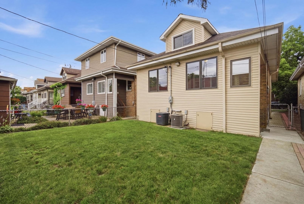 7236 W Pratt Avenue - Photo 19