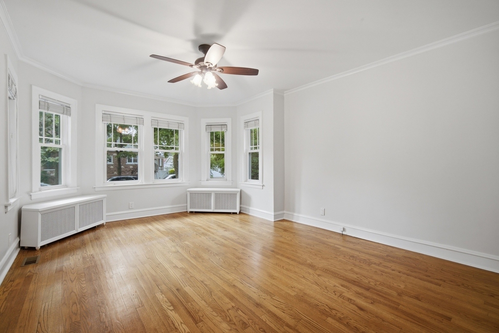 7236 W Pratt Avenue - Photo 1