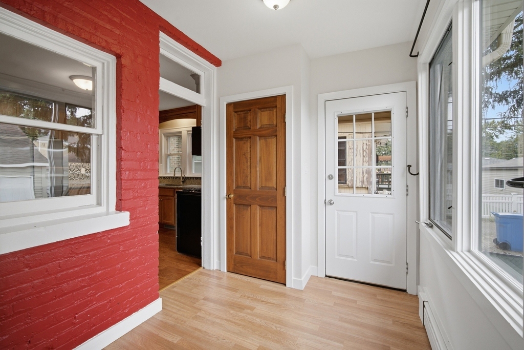 7236 W Pratt Avenue - Photo 11