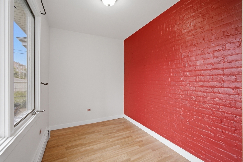 7236 W Pratt Avenue - Photo 10
