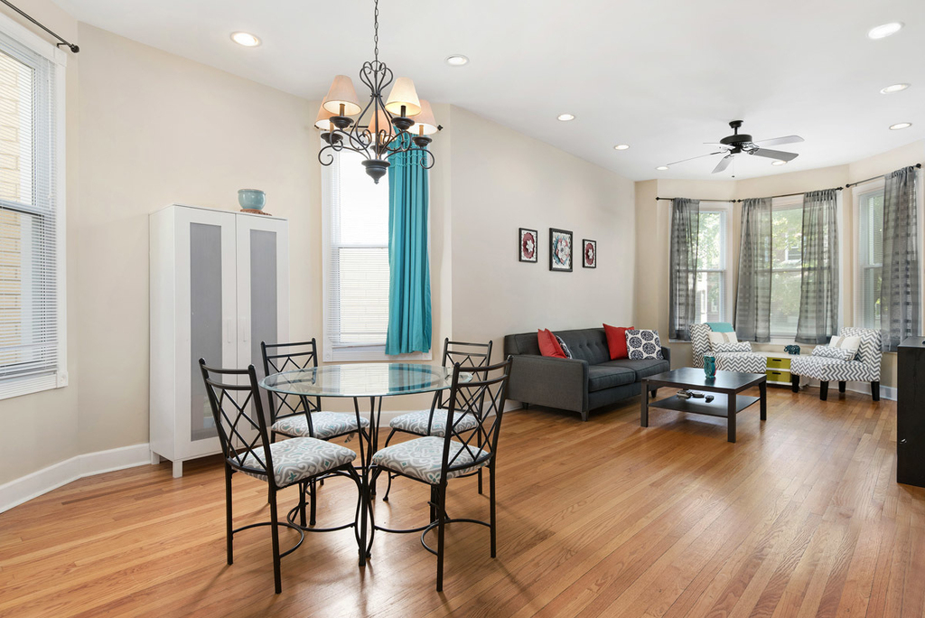 1512 W School Street - Photo 1
