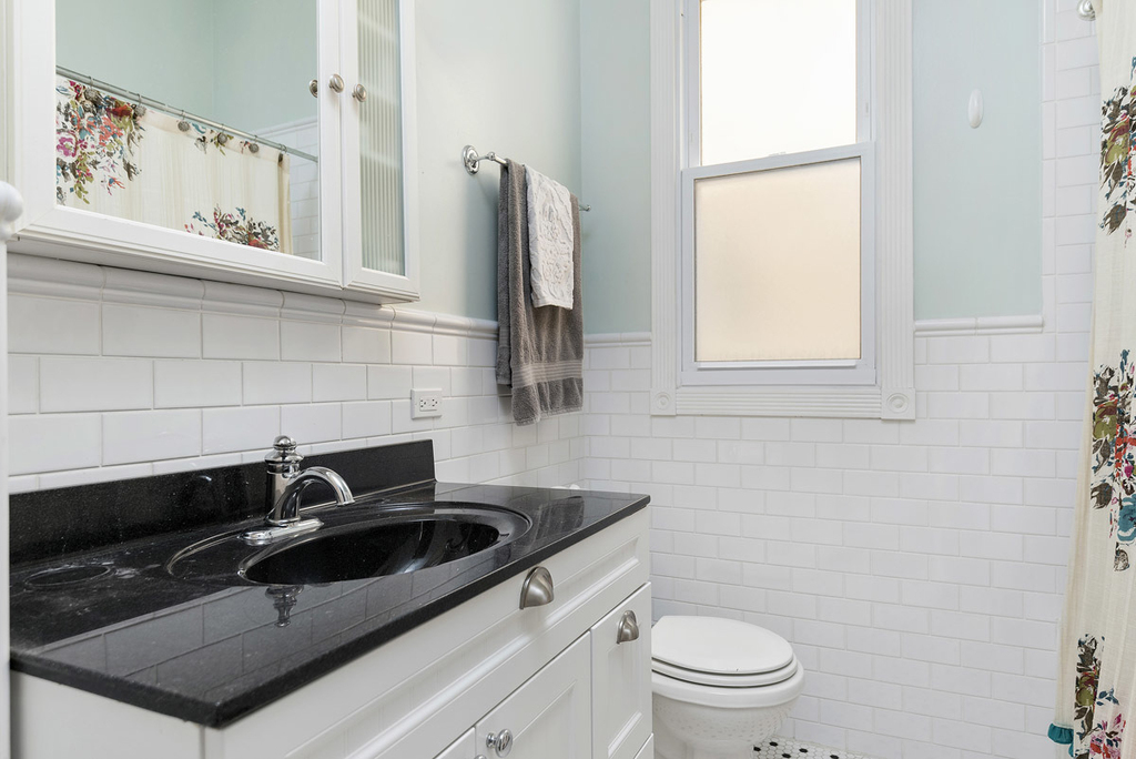 1512 W School Street - Photo 8