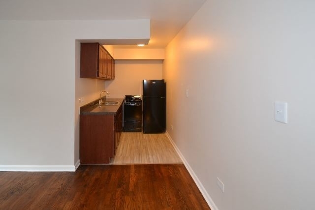 1040 W Hollywood Avenue - Photo 3