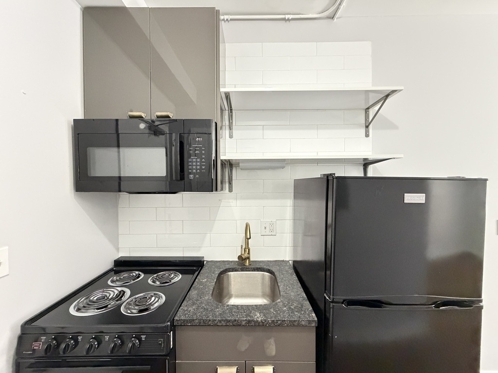 1136 W Wilson Avenue - Photo 4