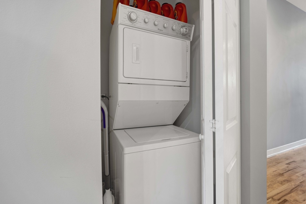 1015 W Lake Street - Photo 9