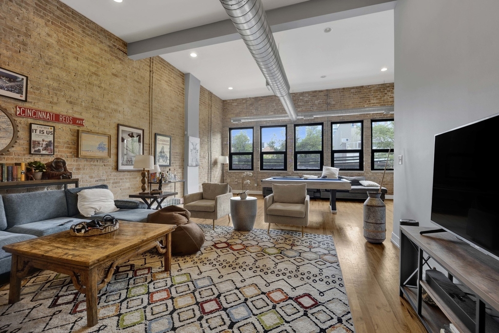 1015 W Lake Street - Photo 3