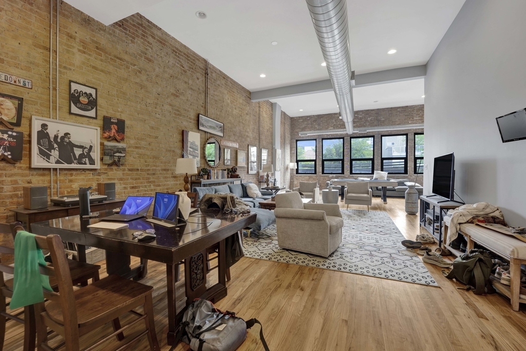 1015 W Lake Street - Photo 4