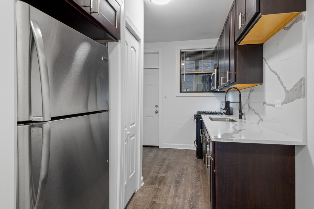 1904 N Whipple Street - Photo 3