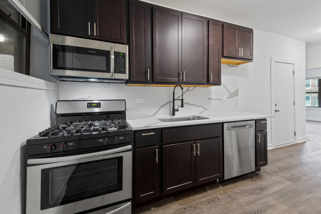 1904 N Whipple Street - Photo 1