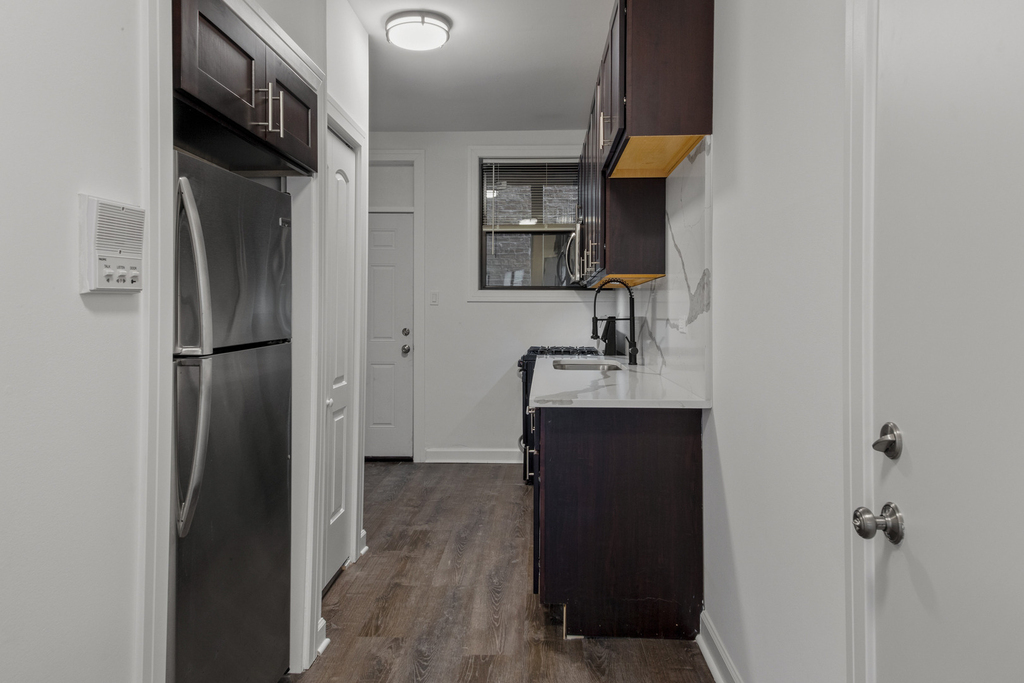 1904 N Whipple Street - Photo 4