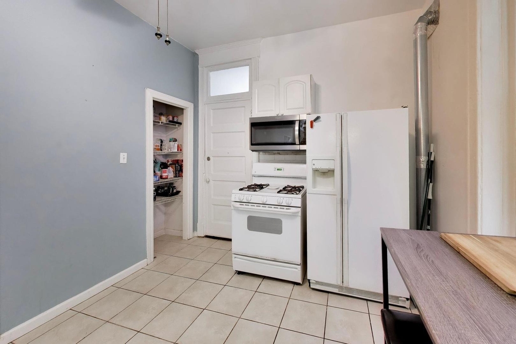 1037 S Racine Avenue - Photo 8