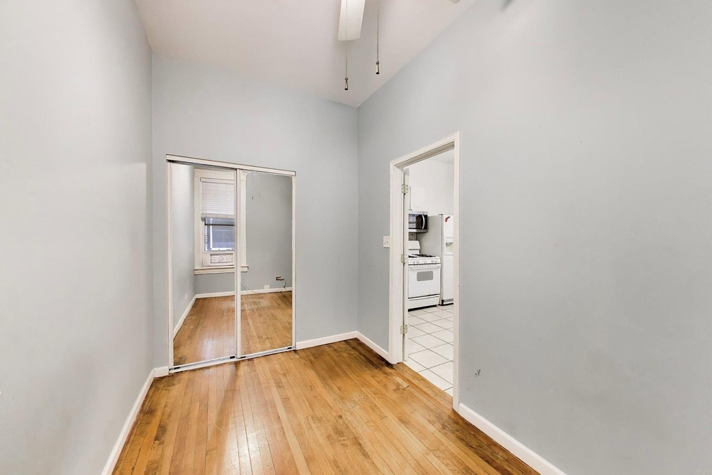 1037 S Racine Avenue - Photo 12