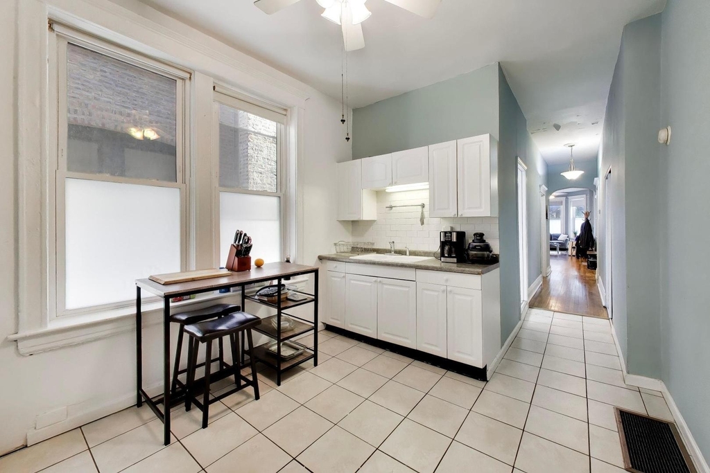 1037 S Racine Avenue - Photo 6