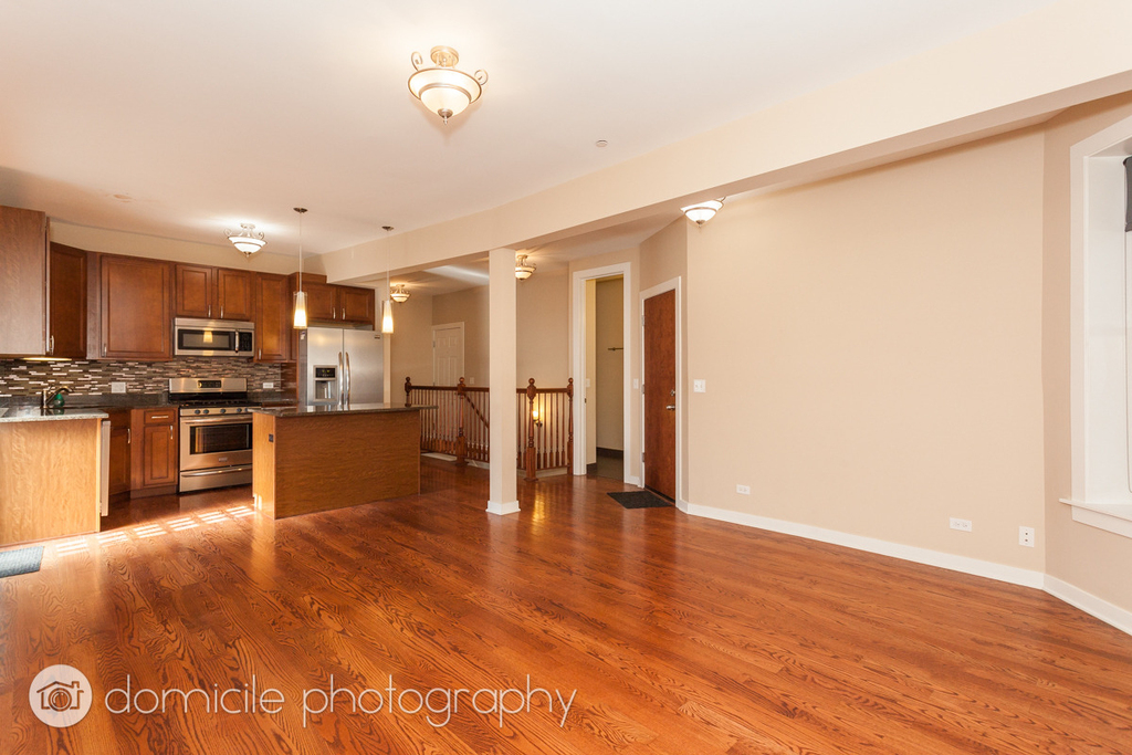 815 W Newport Avenue - Photo 3