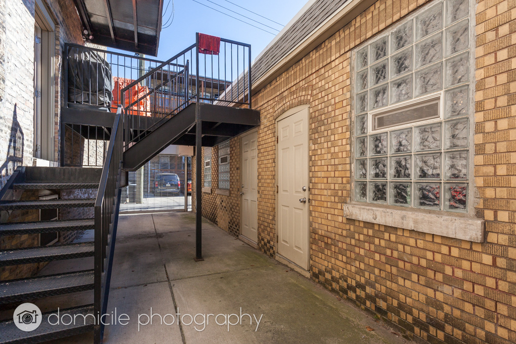 815 W Newport Avenue - Photo 25