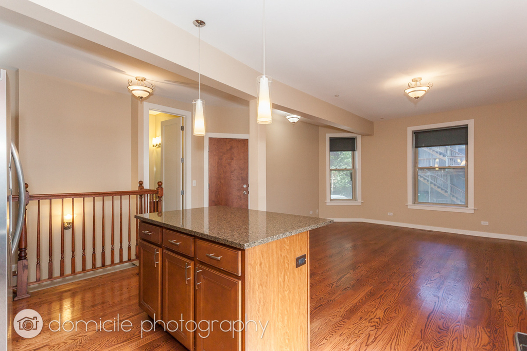 815 W Newport Avenue - Photo 5