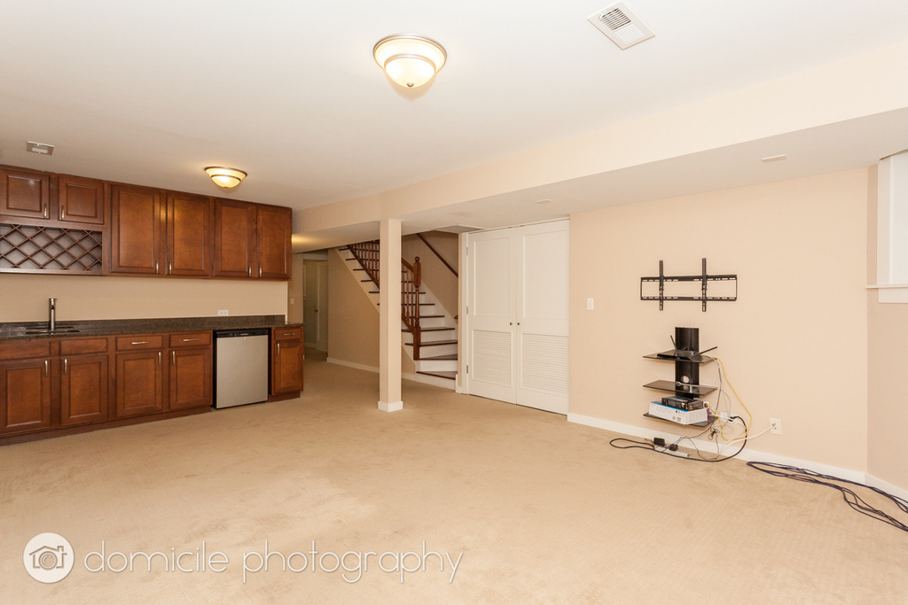 815 W Newport Avenue - Photo 14