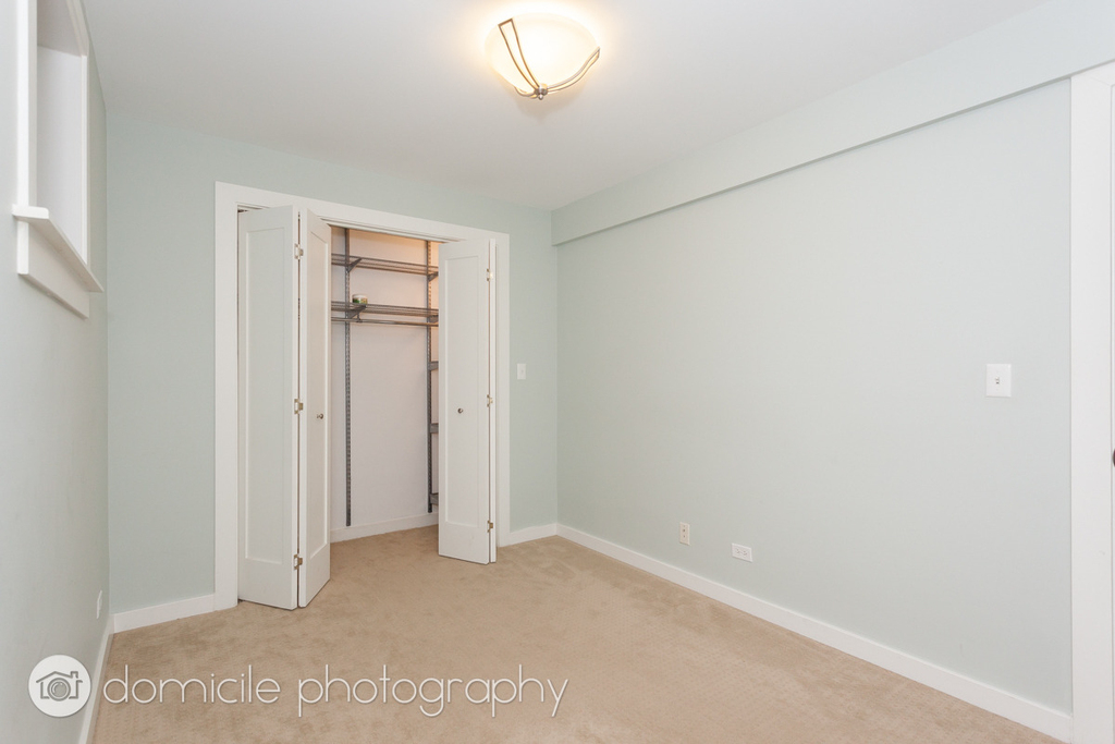 815 W Newport Avenue - Photo 17