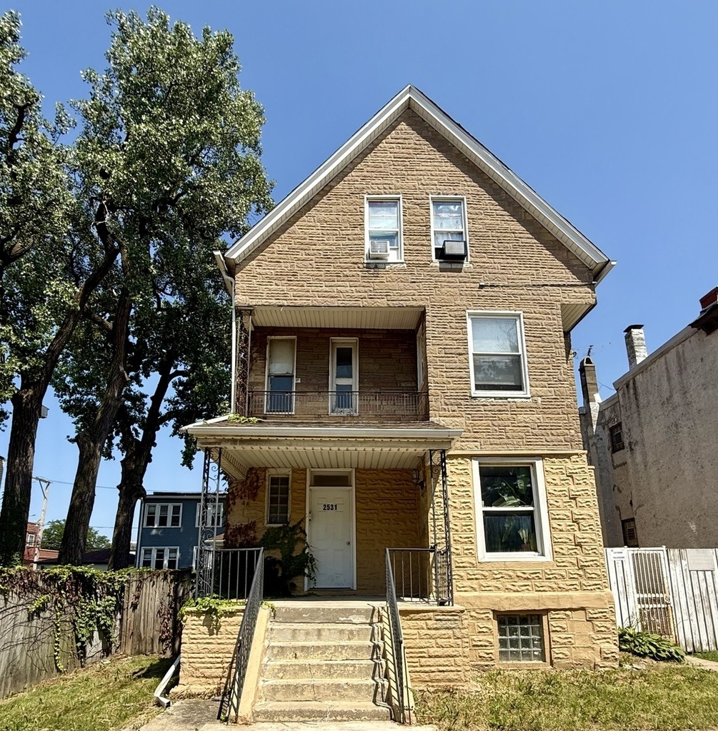 2531 N Tripp Avenue - Photo 0