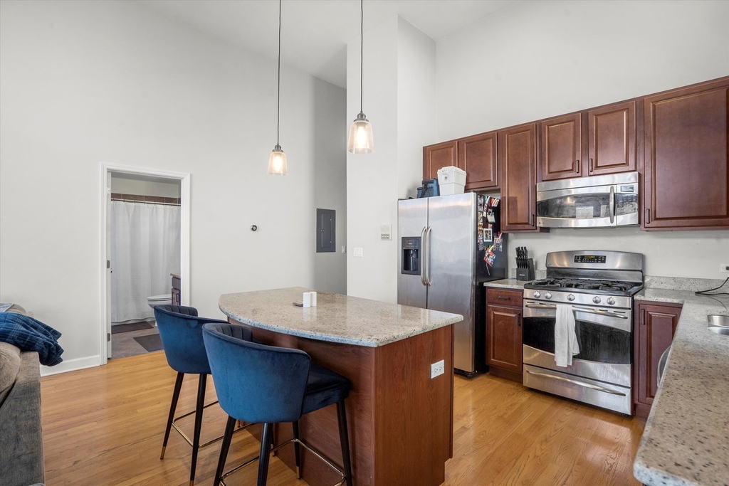 3734 N Wilton Avenue - Photo 3