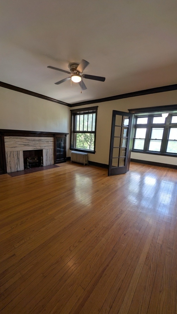 607 E 60th Street - Photo 2