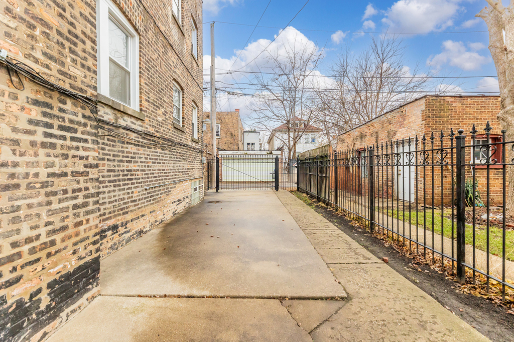 6758 S Campbell Avenue - Photo 14