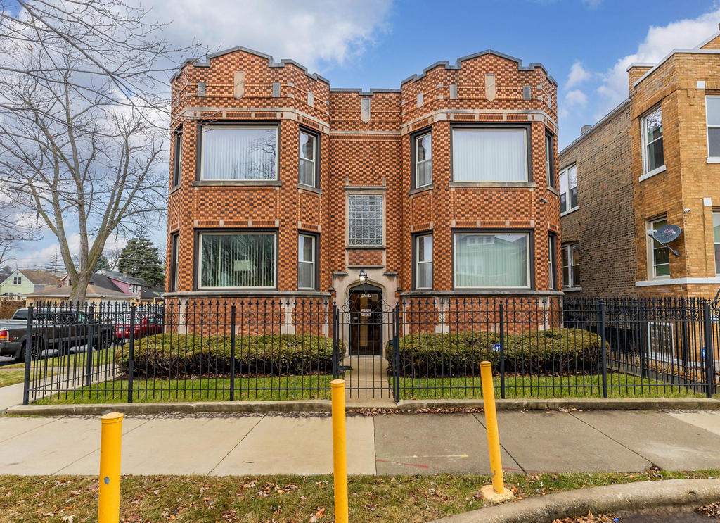 6758 S Campbell Avenue - Photo 0